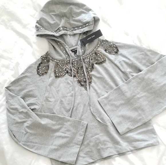 🍒NWT🍒 ANTHROPOLOGIE X LOVE SAM EMBELLISHED CROPPED HOODIE - Picture 3 of 4